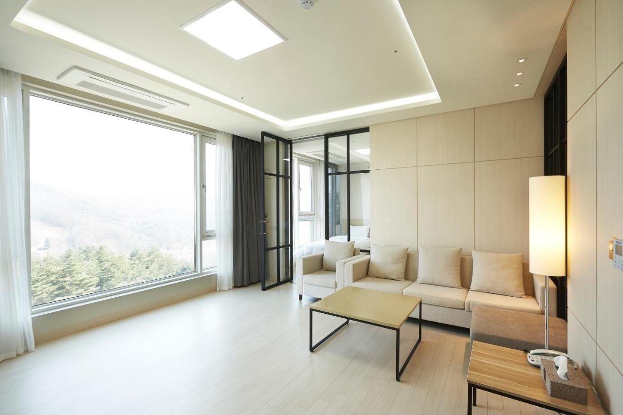 Pyeongchang The White Hotel Экстерьер фото
