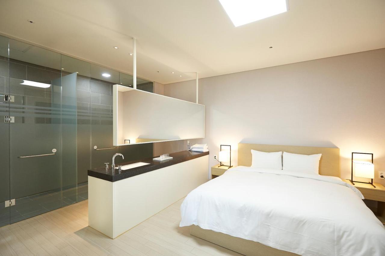 Pyeongchang The White Hotel Экстерьер фото