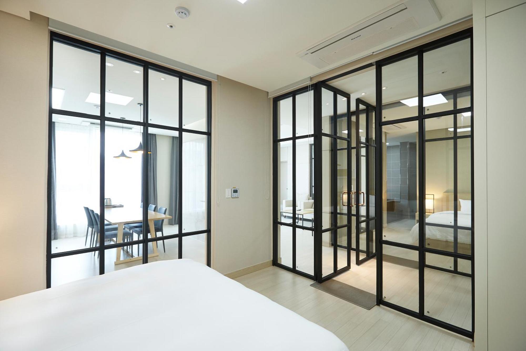 Pyeongchang The White Hotel Экстерьер фото