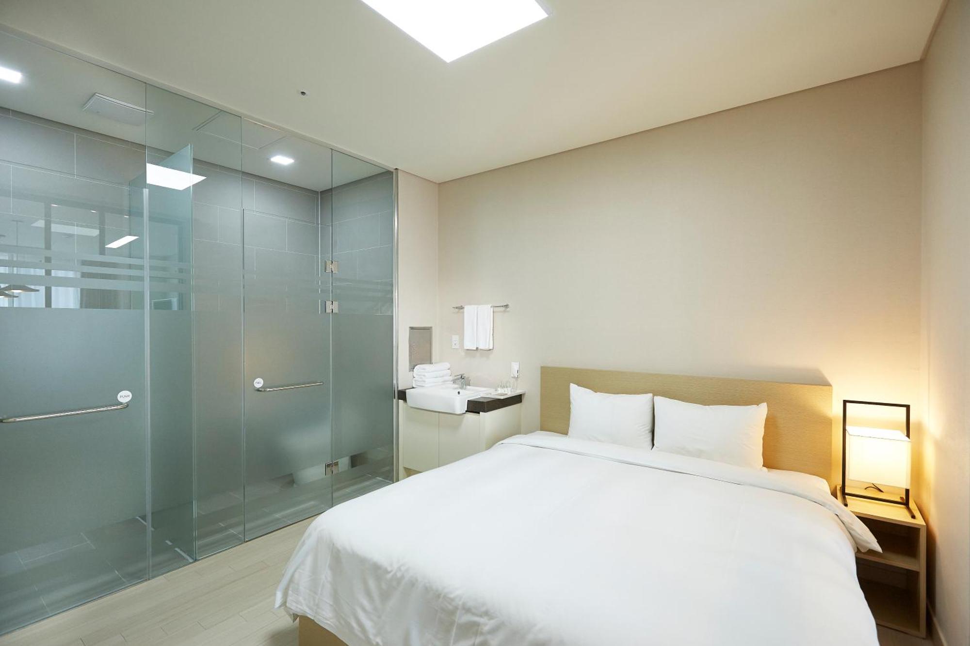 Pyeongchang The White Hotel Экстерьер фото