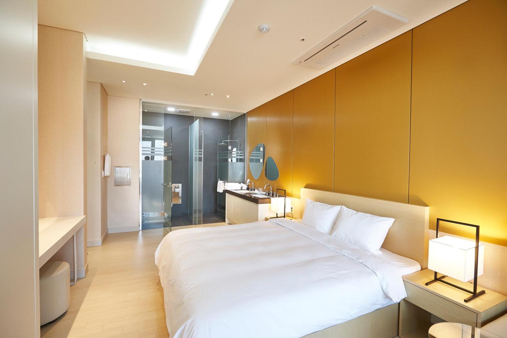 Pyeongchang The White Hotel Экстерьер фото