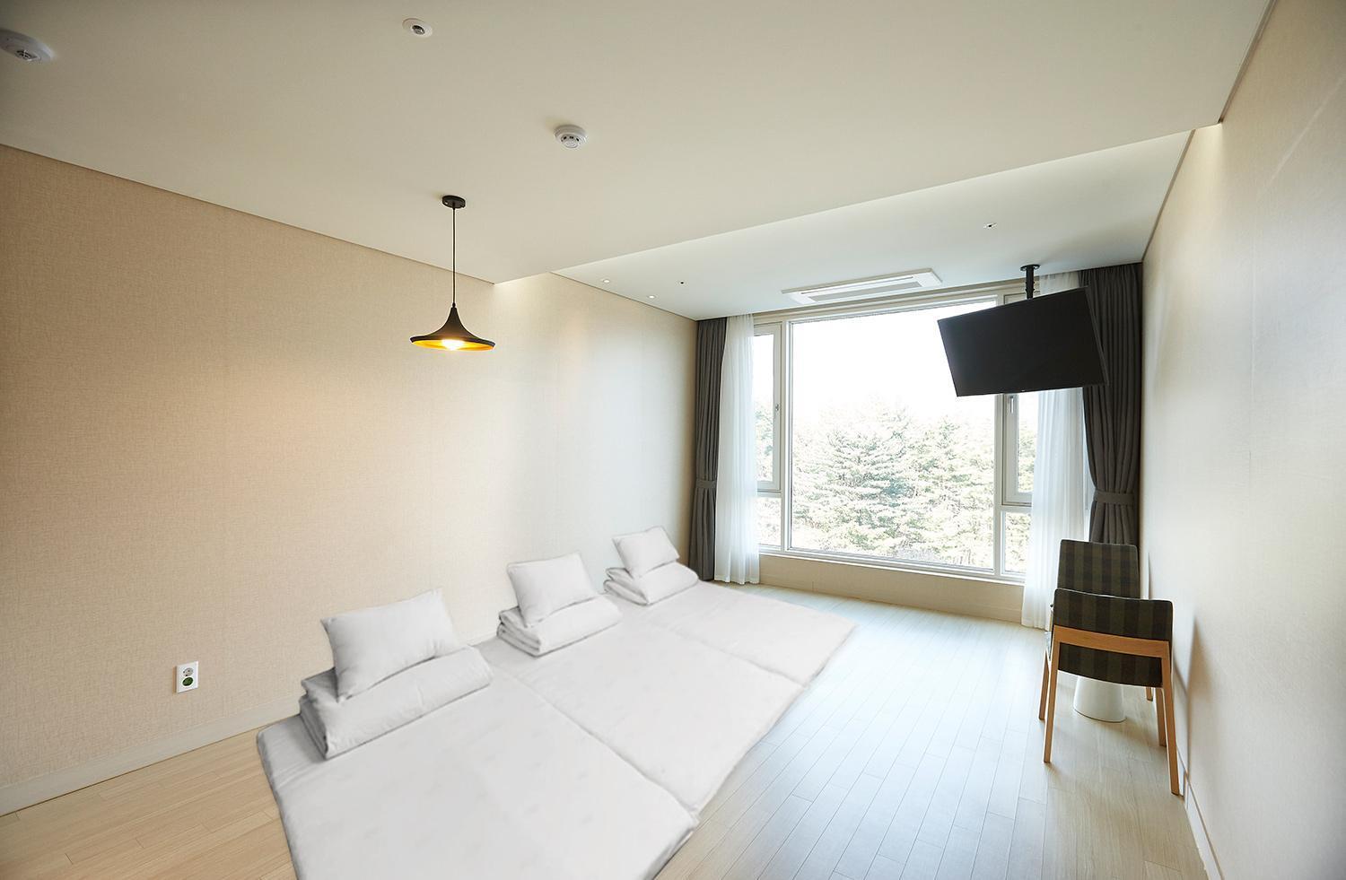 Pyeongchang The White Hotel Экстерьер фото