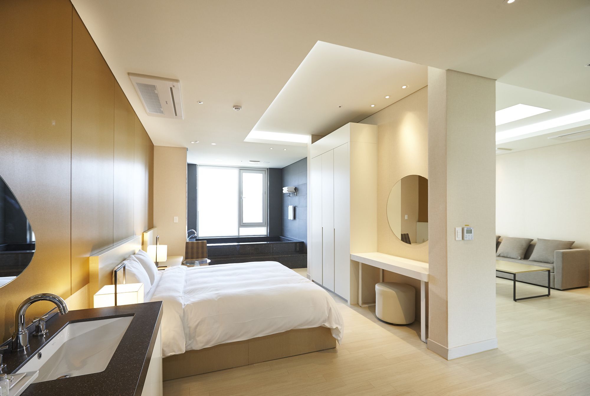 Pyeongchang The White Hotel Экстерьер фото